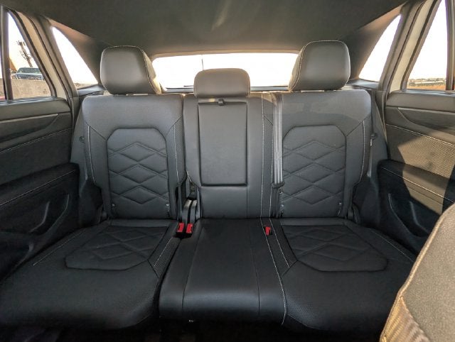 2025 Volkswagen Atlas Cross Sport 2.0T SE w/Technology