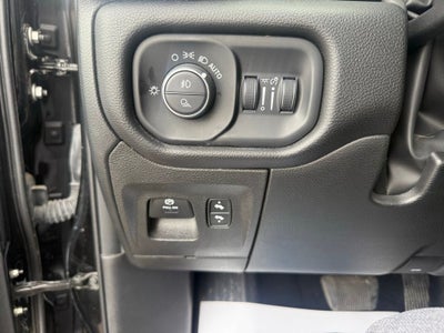 2025 RAM 1500 Big Horn Crew Cab 4x4 5'7' Box
