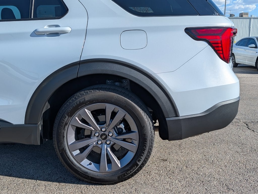2025 Ford Explorer Active