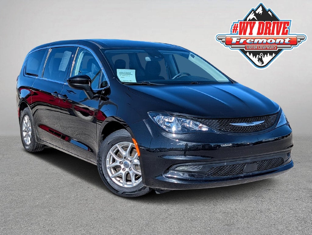 2023 Chrysler Voyager LX
