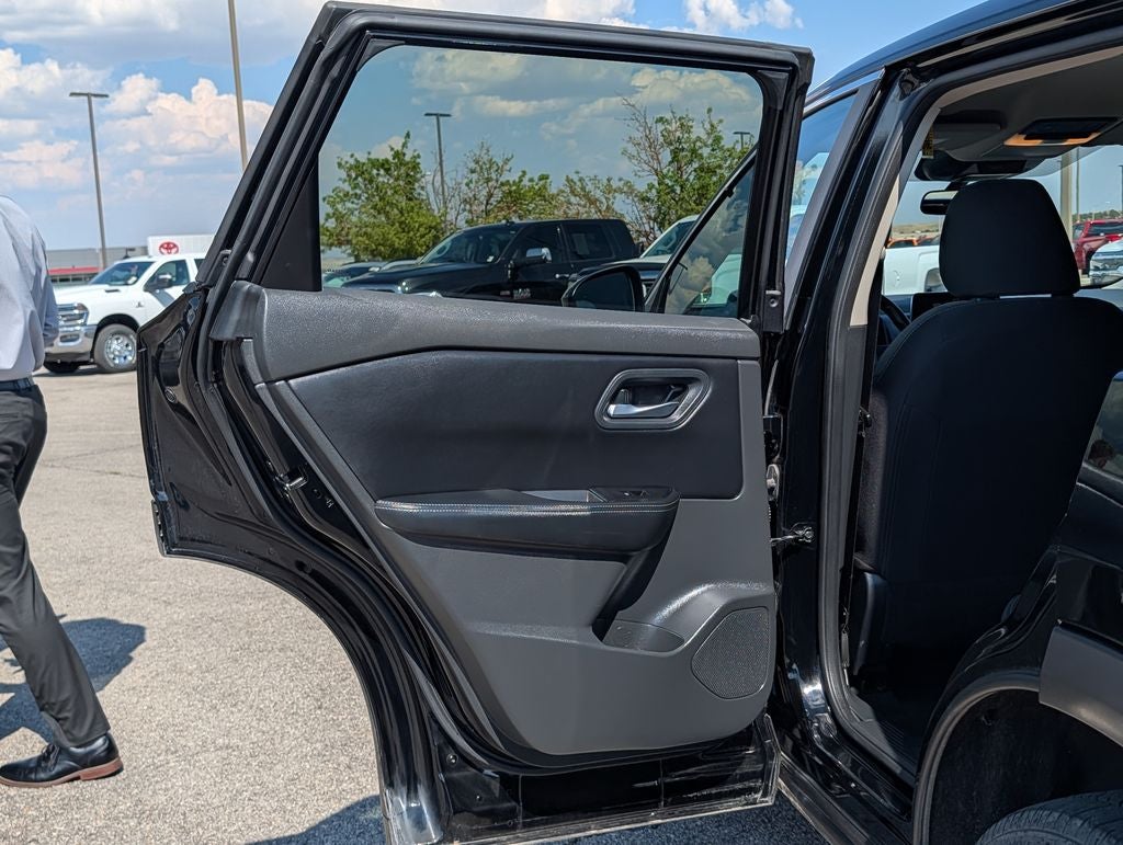 2025 Nissan Rogue SV