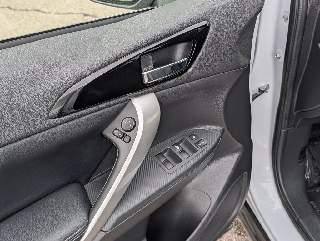 2025 Mitsubishi Eclipse Cross Base