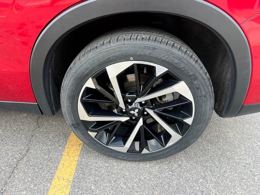 2023 Mitsubishi Outlander SE