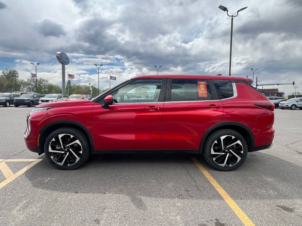 2023 Mitsubishi Outlander SE