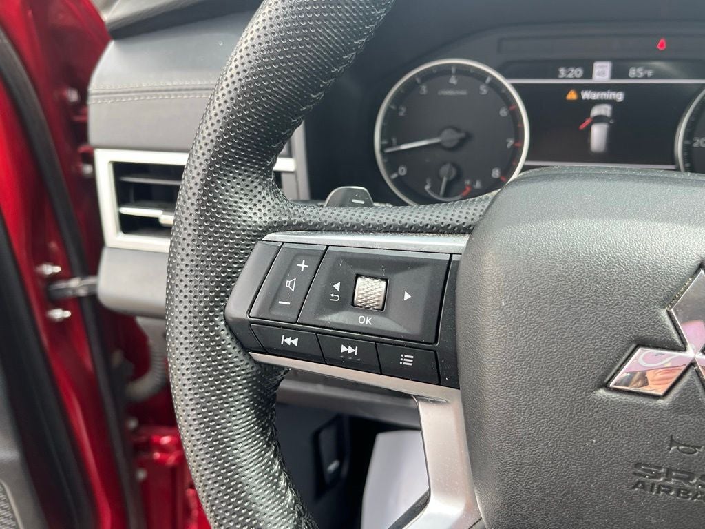 2023 Mitsubishi Outlander SE