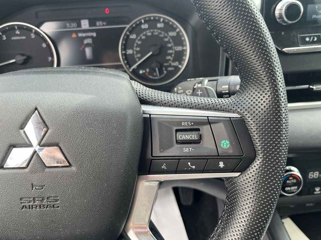 2023 Mitsubishi Outlander SE