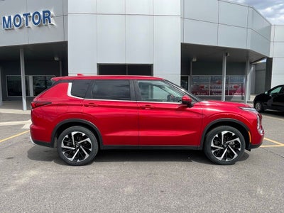 2023 Mitsubishi Outlander SE