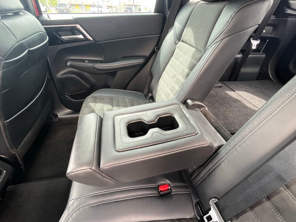 2023 Mitsubishi Outlander SE