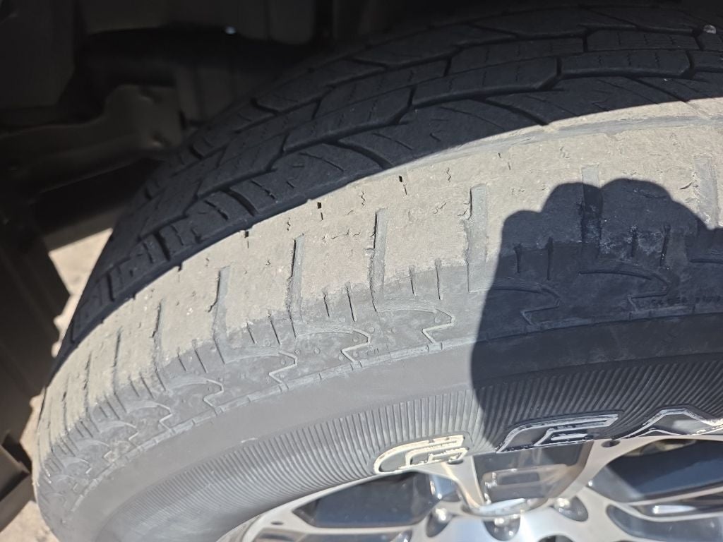 2022 Nissan Titan SV 4x4