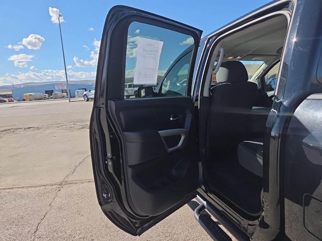 2022 Nissan Titan SV 4x4