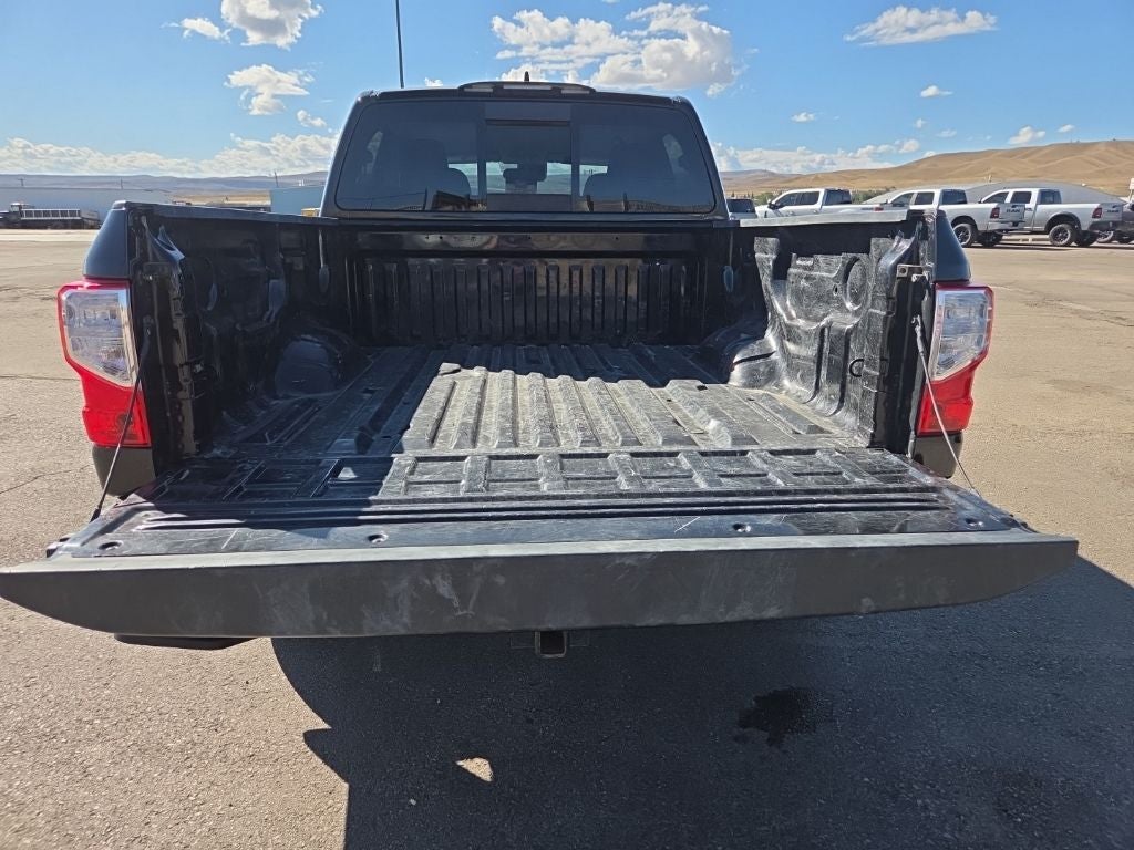 2022 Nissan Titan SV 4x4