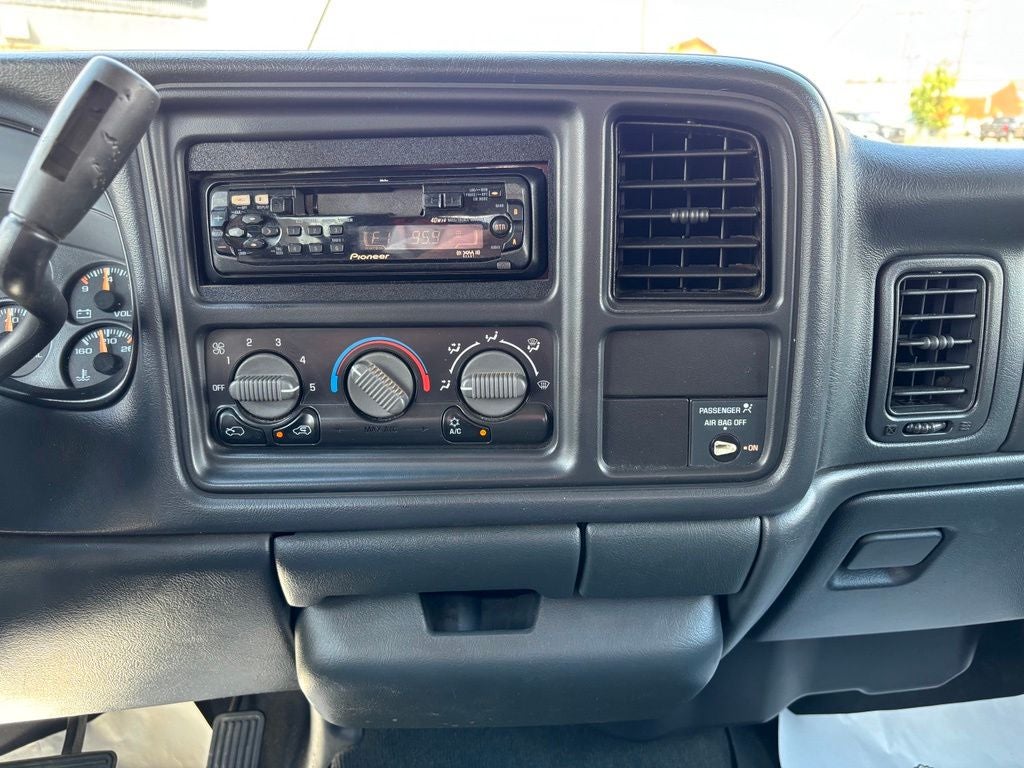 2000 Chevrolet Silverado 1500 LS