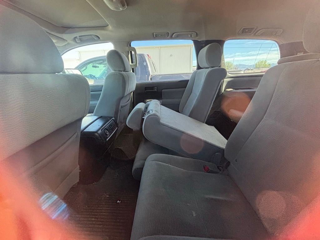 2016 Toyota Sequoia SR5 5.7L