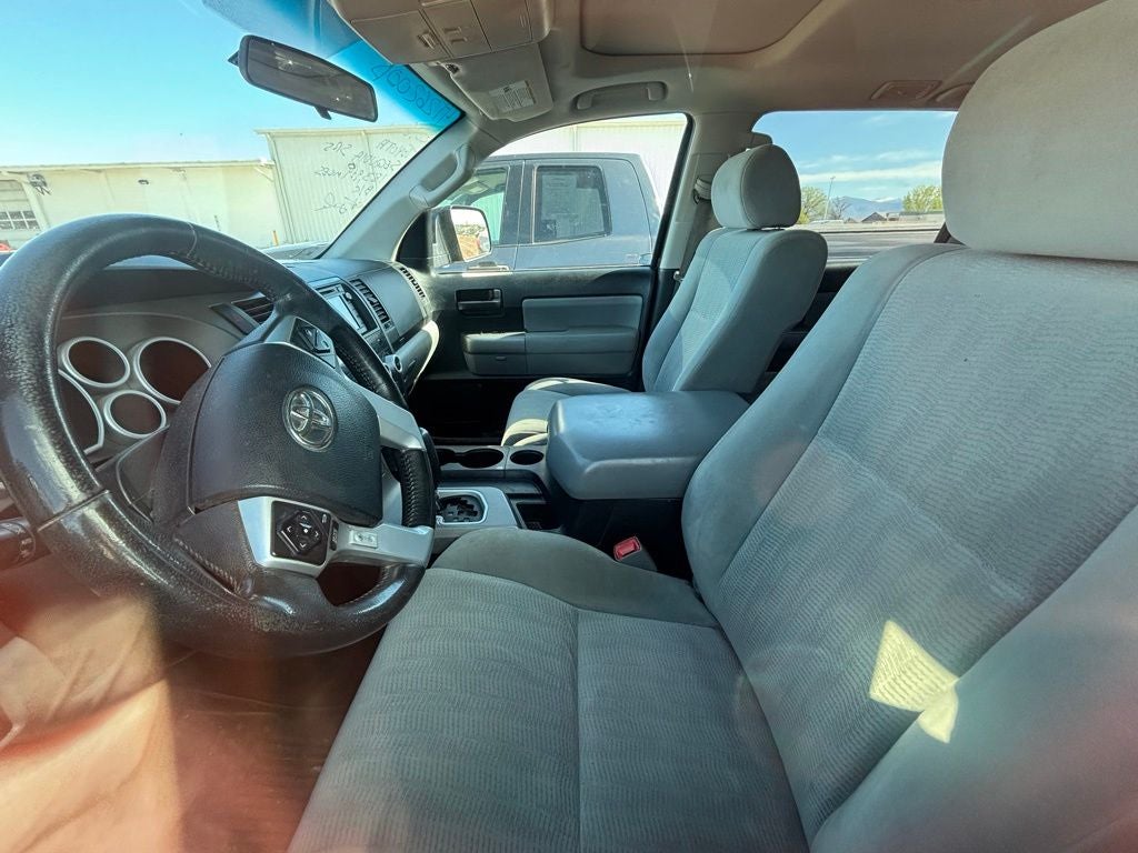 2016 Toyota Sequoia SR5 5.7L
