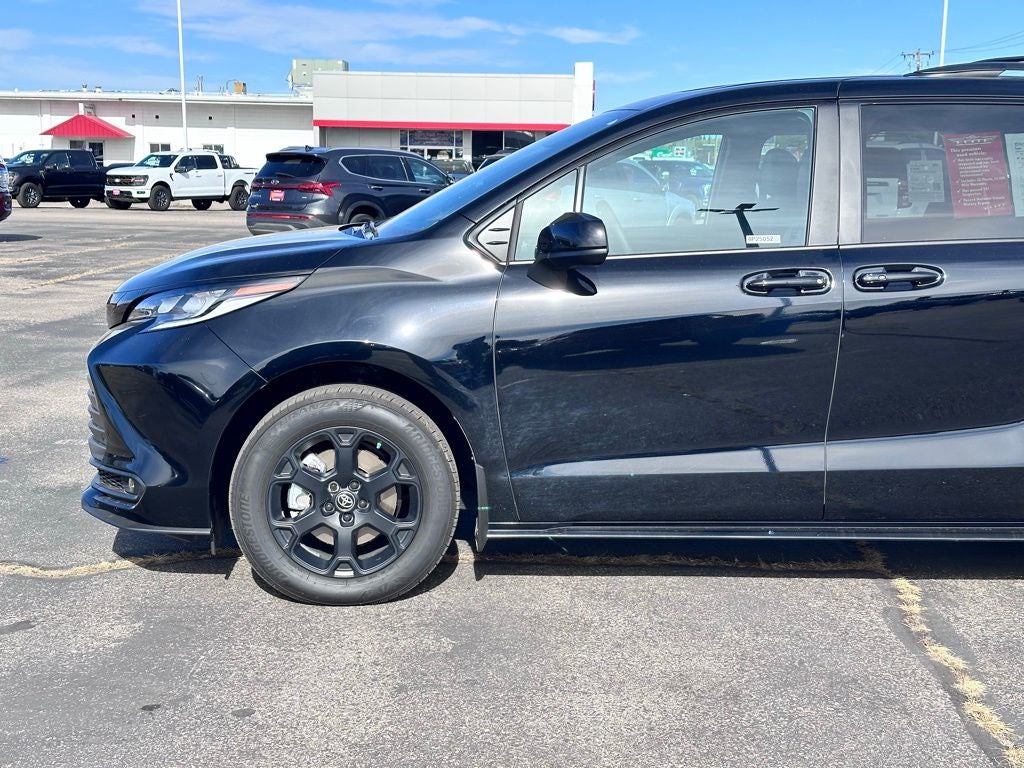 2025 Toyota Sienna XLE 7 Passenger