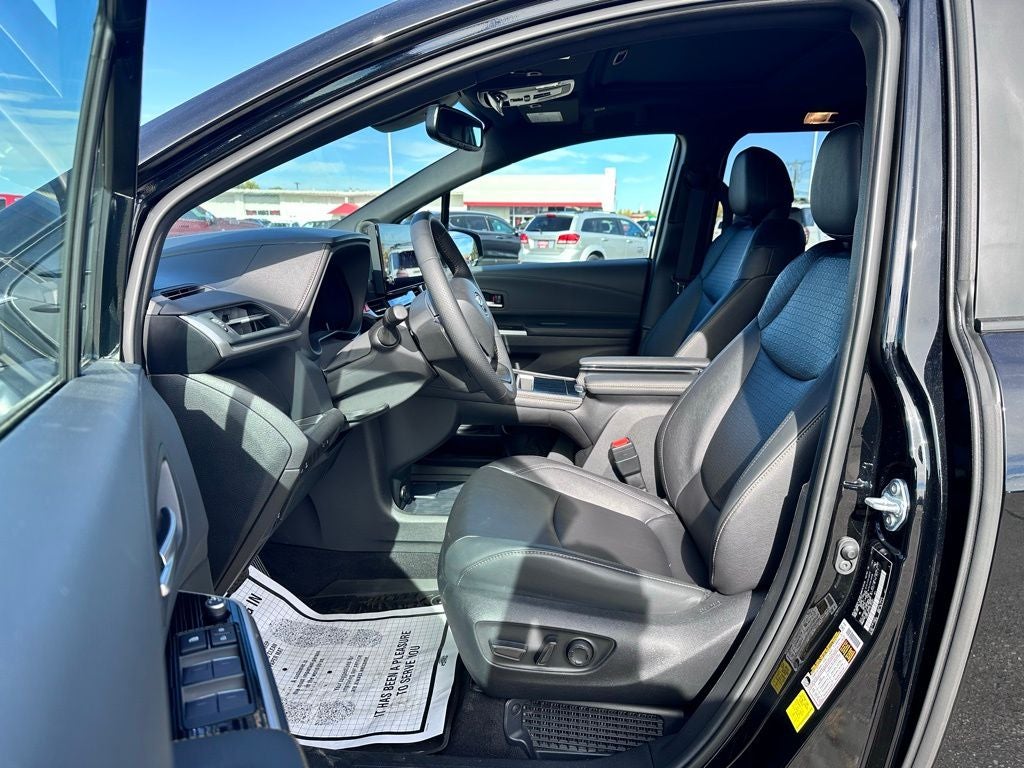 2025 Toyota Sienna XLE 7 Passenger