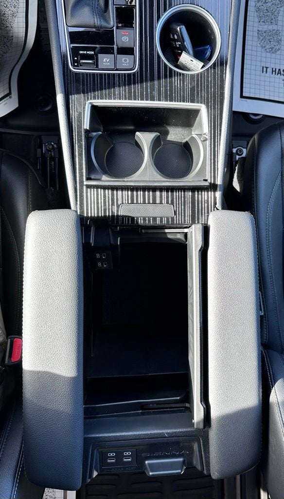 2025 Toyota Sienna XLE 7 Passenger