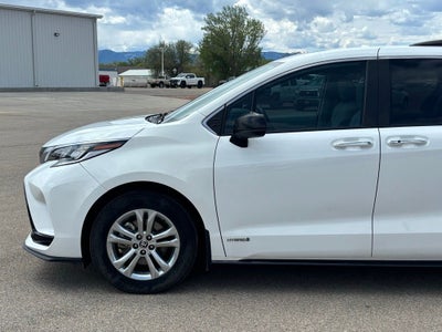 2021 Toyota Sienna XSE 7 Passenger