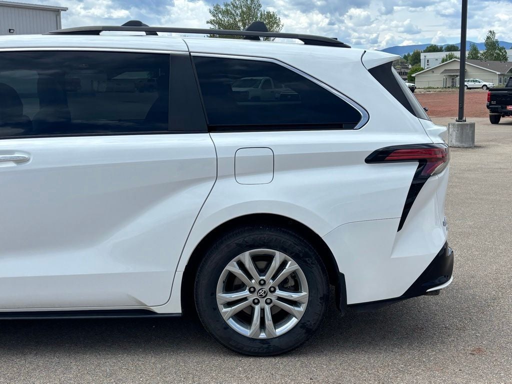 2021 Toyota Sienna XSE 7 Passenger