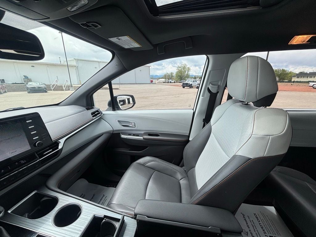 2021 Toyota Sienna XSE 7 Passenger