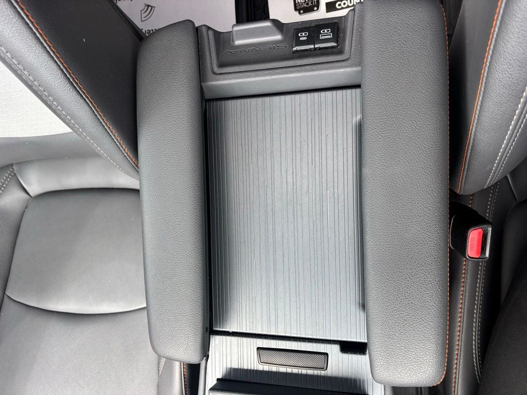 2021 Toyota Sienna XSE 7 Passenger