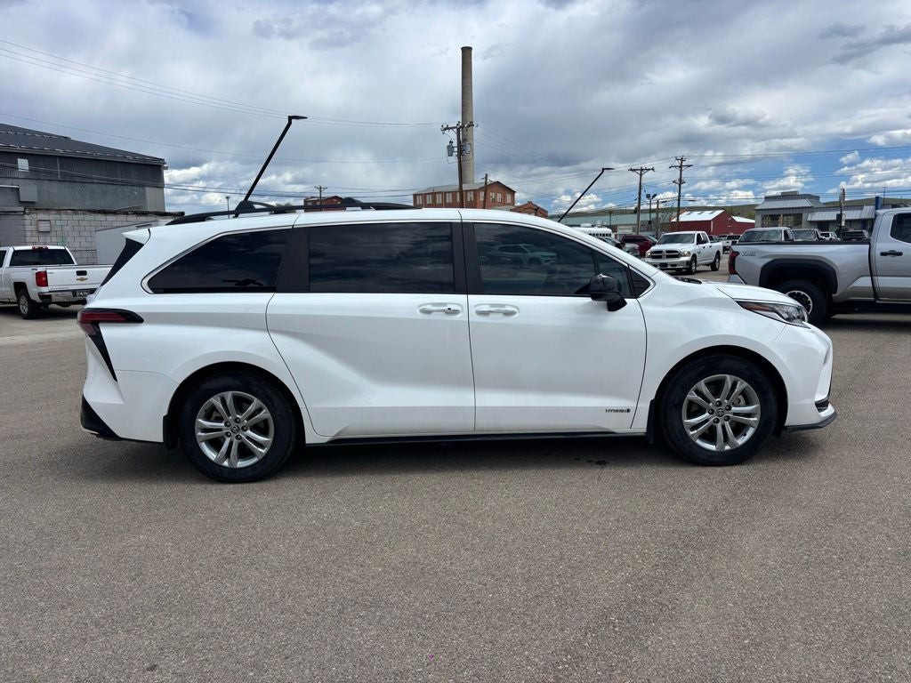 2021 Toyota Sienna XSE 7 Passenger