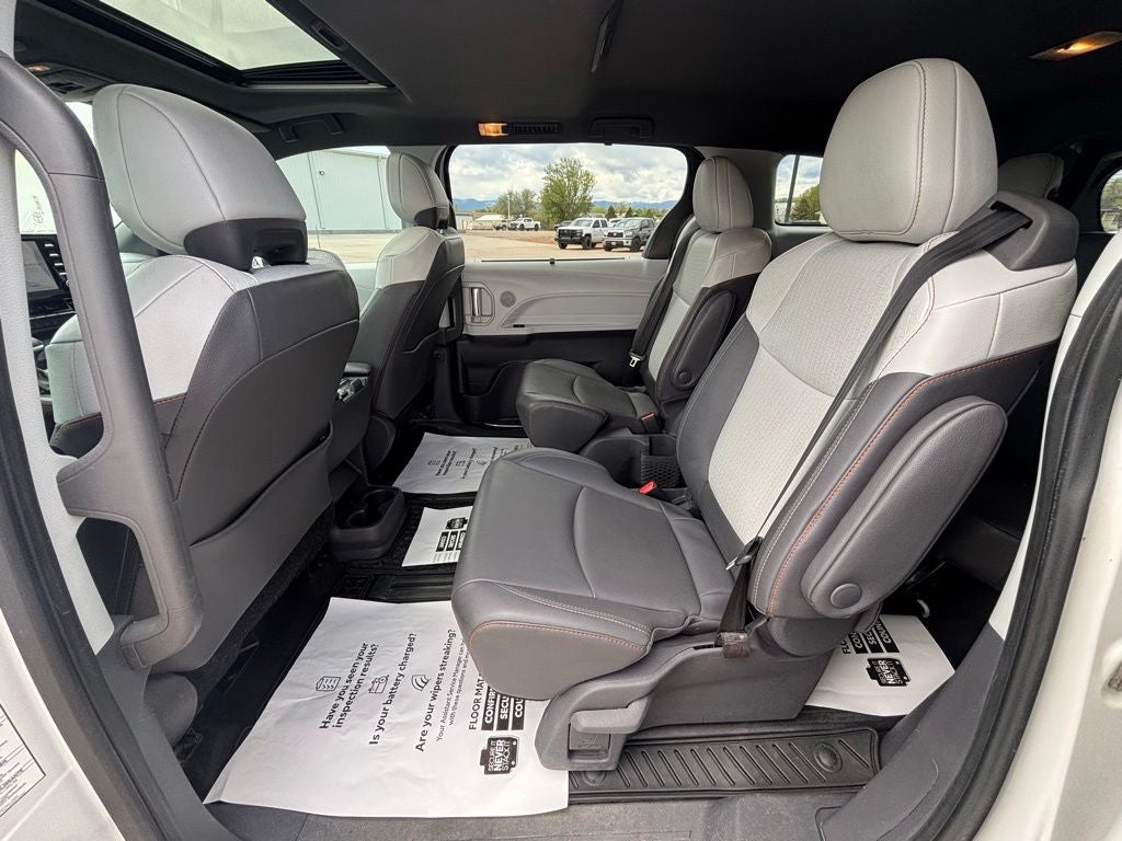 2021 Toyota Sienna XSE 7 Passenger