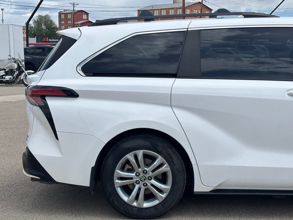 2021 Toyota Sienna XSE 7 Passenger