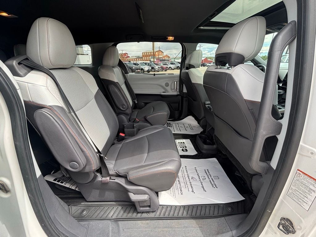 2021 Toyota Sienna XSE 7 Passenger