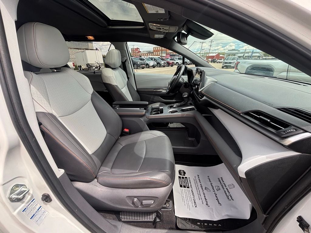 2021 Toyota Sienna XSE 7 Passenger