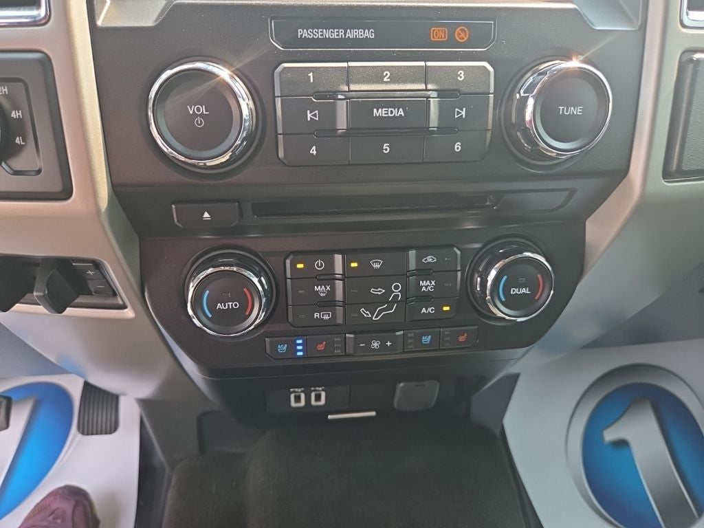 2018 Ford F-250SD Lariat 160"