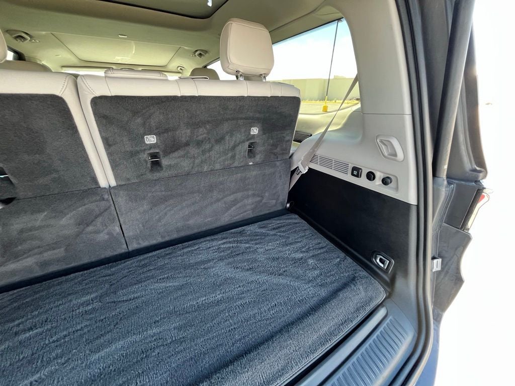 2023 Jeep Wagoneer Base