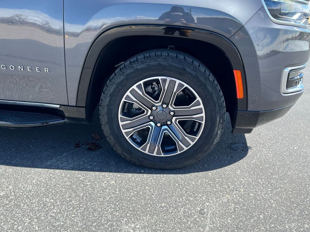 2023 Jeep Wagoneer Base