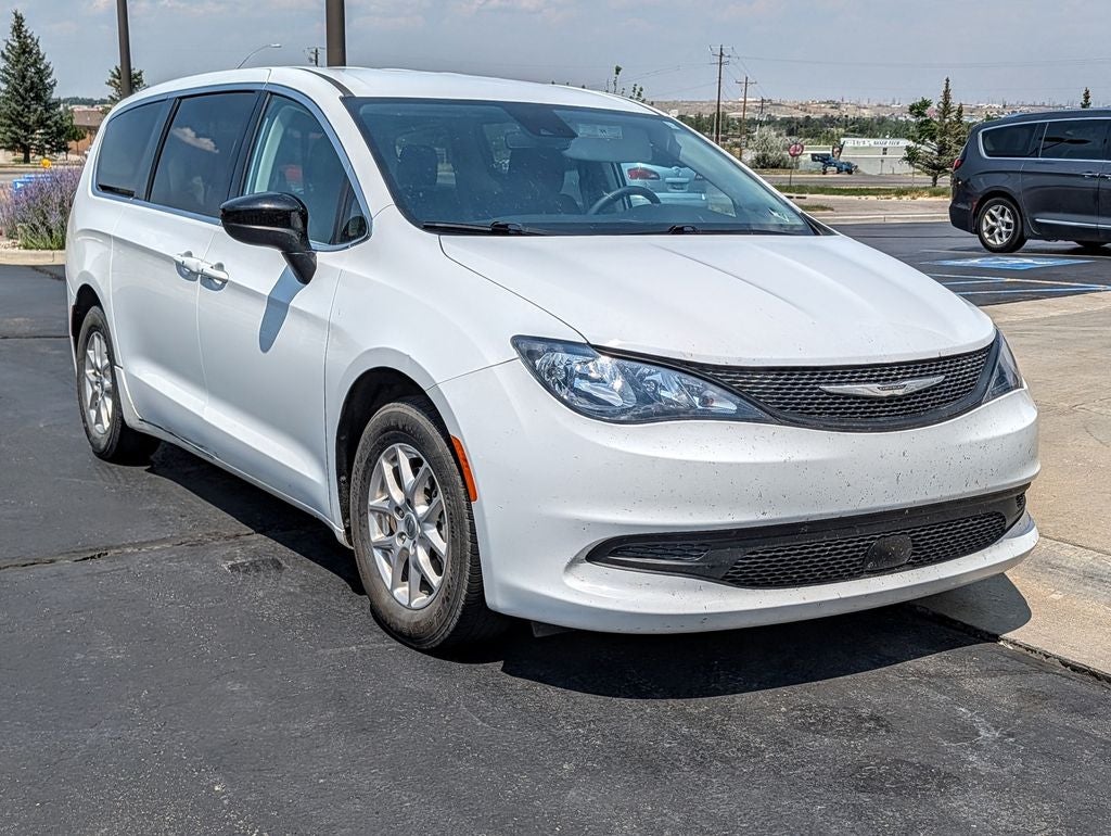 2024 Chrysler Voyager LX