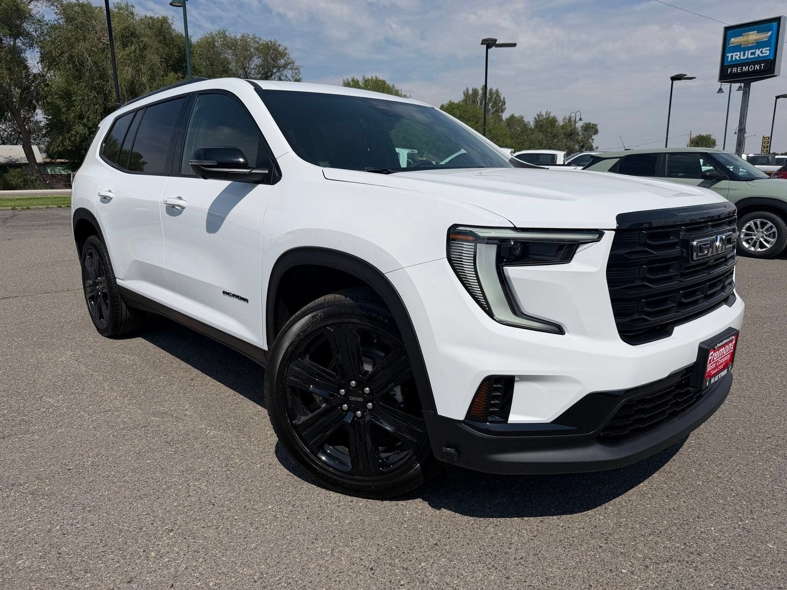 2026 GMC Acadia Elevation