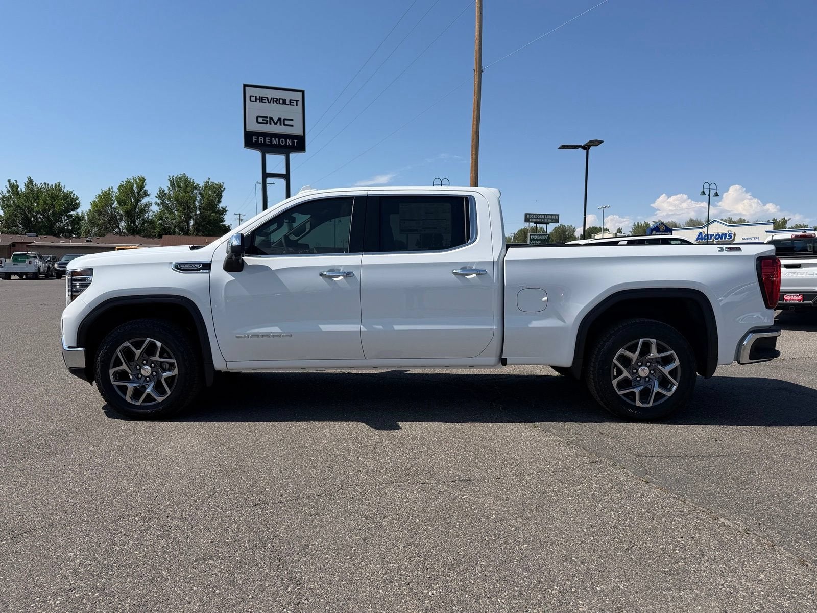 2026 GMC Sierra 1500 SLT