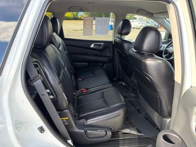 2020 Nissan Pathfinder SL